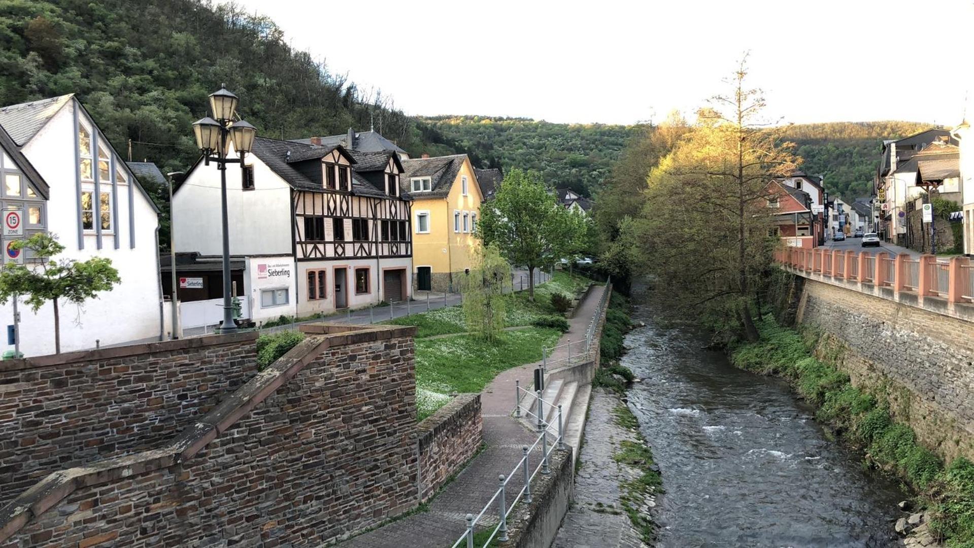 Rheinliebe Bistro Und Pension Lorch am Rhein Eksteriør bilde